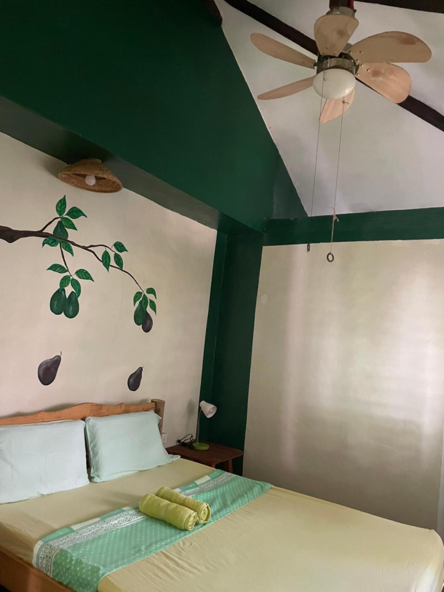 Chelle'S Guesthouse And Backpackers Siquijor Bagian luar foto