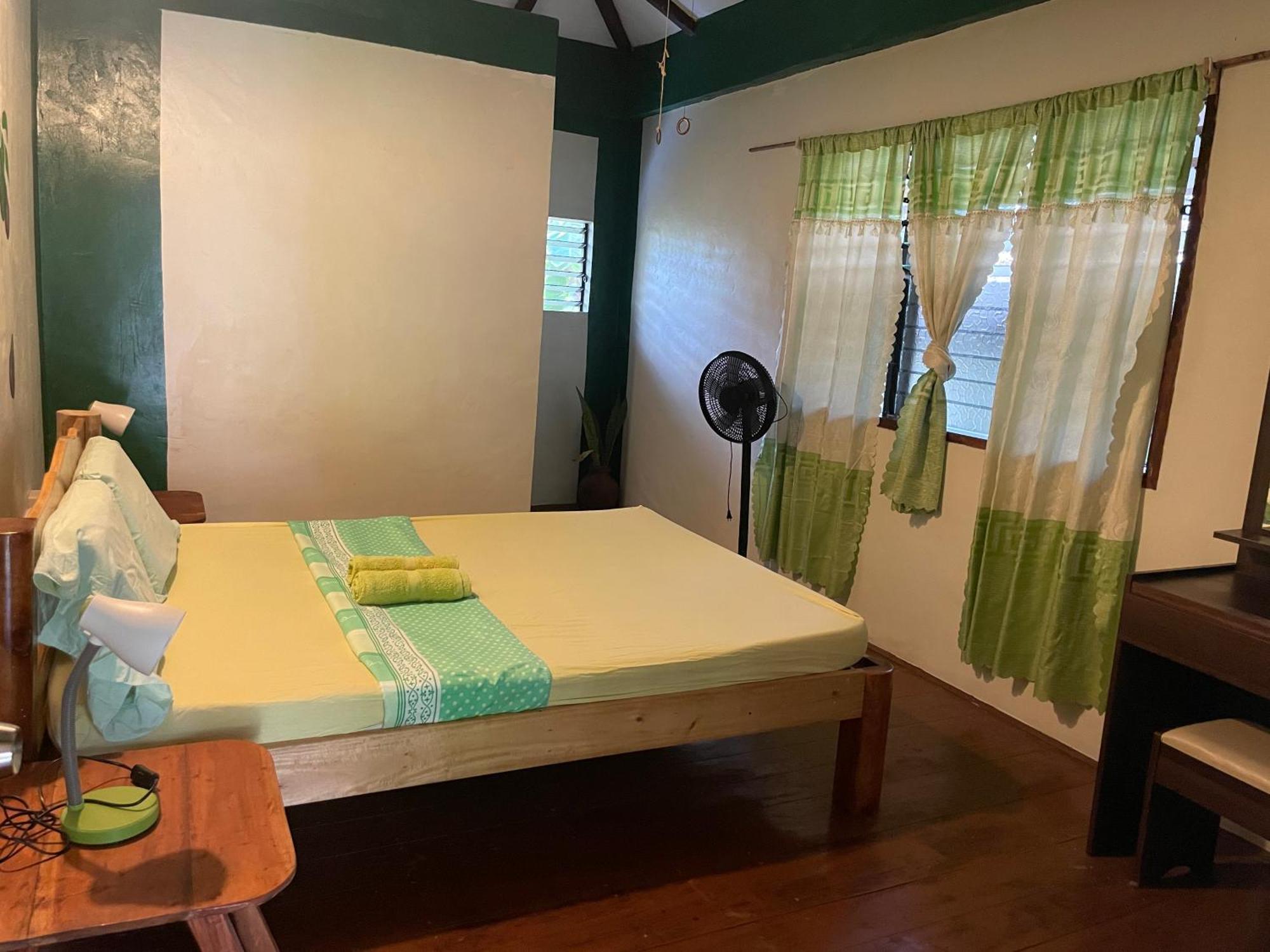 Chelle'S Guesthouse And Backpackers Siquijor Bagian luar foto