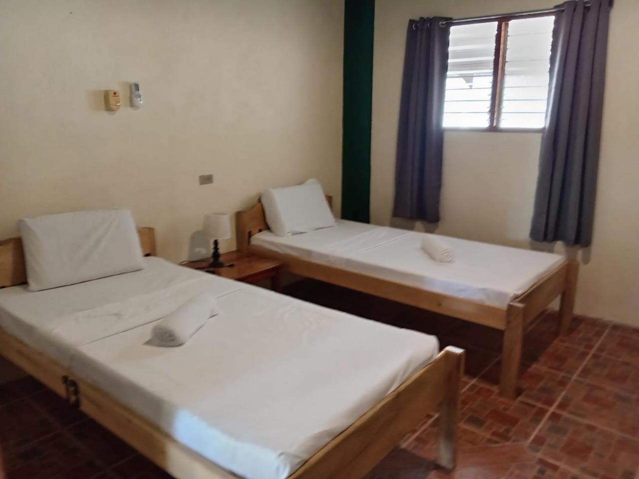 Chelle'S Guesthouse And Backpackers Siquijor Bagian luar foto