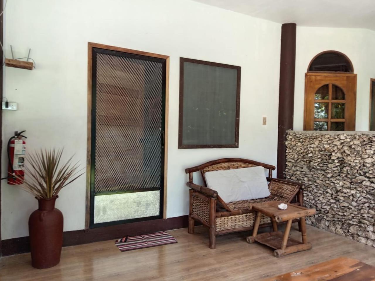 Chelle'S Guesthouse And Backpackers Siquijor Bagian luar foto