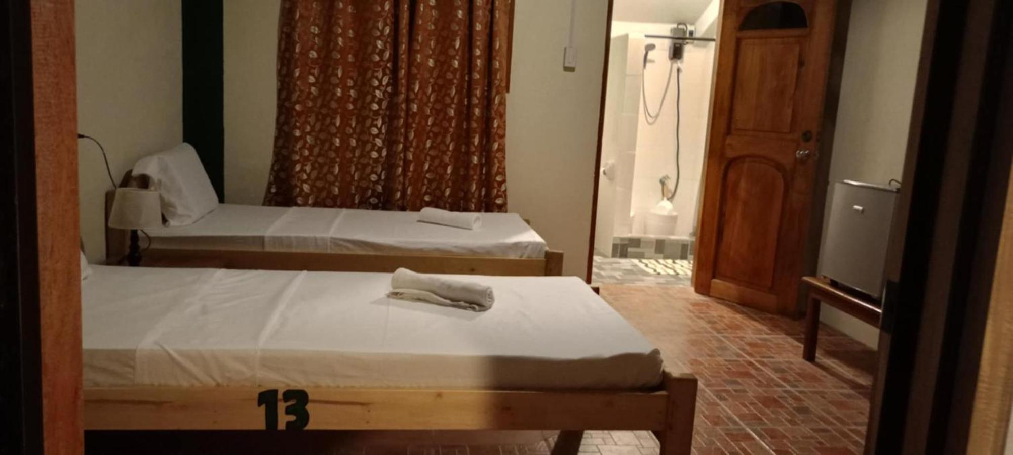 Chelle'S Guesthouse And Backpackers Siquijor Bagian luar foto